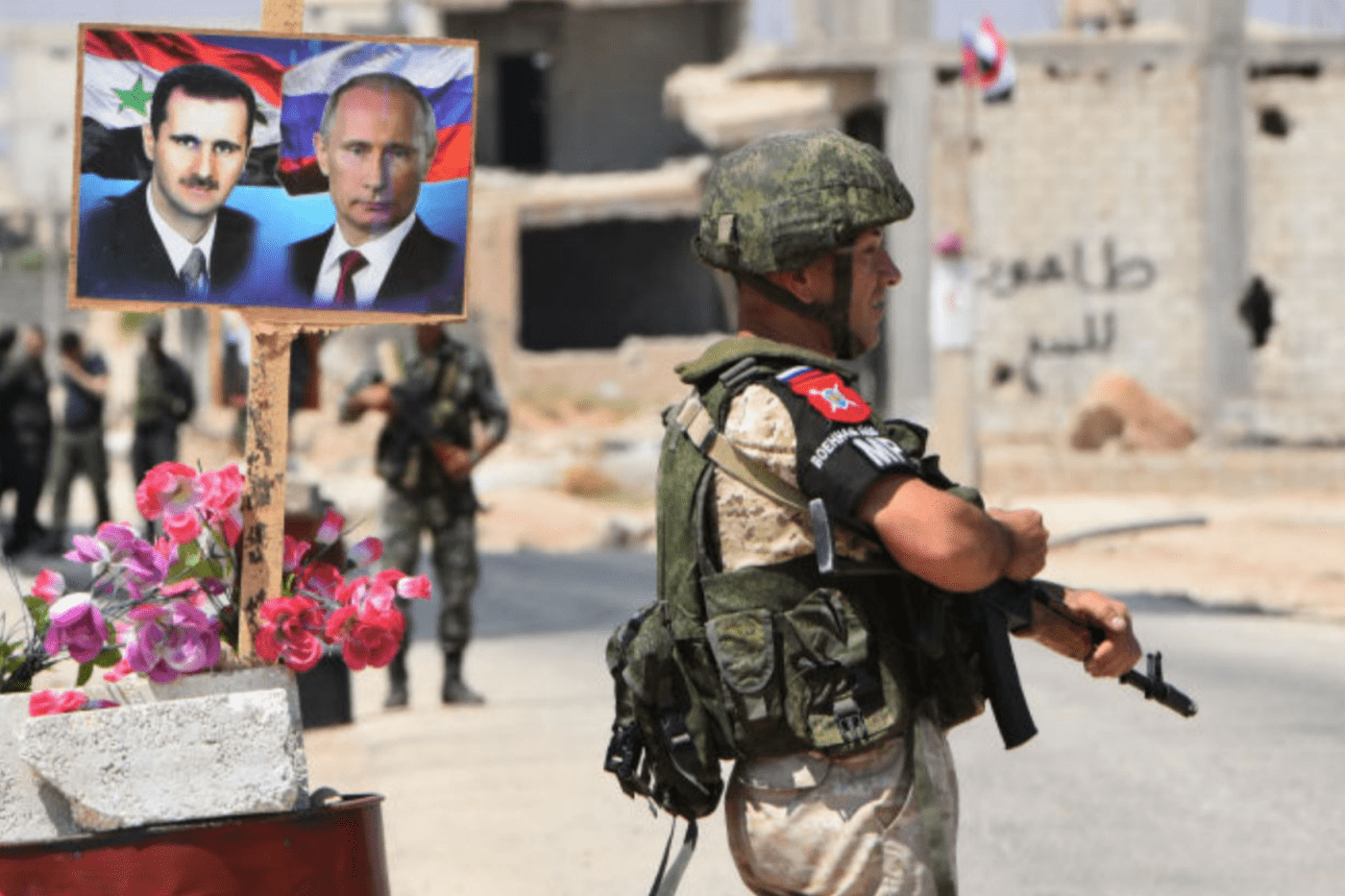 Операция в сирии год. Башар Асад с солдатами. Военный конфликт в Сирии. Российские войска в Сирии.